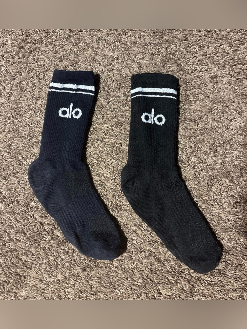Alo Unisex half - crew throwback black socks size m